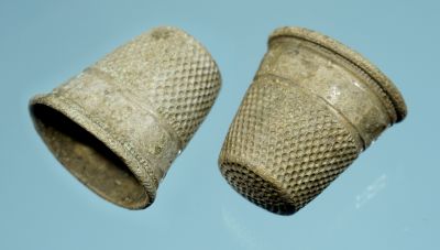 FingerbÃ¸l
FingerbÃ¸l. Ikke sÃ¸lv. 
Funnet pÃ¥ Bokn av Frode VikshÃ¥land.
