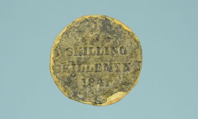 Halvskilling 1840
Halvskilling 1840 i sedvanlig stand. Funnet pÃ¥ fastlandskarmÃ¸y av Kai Abrahamsen.
